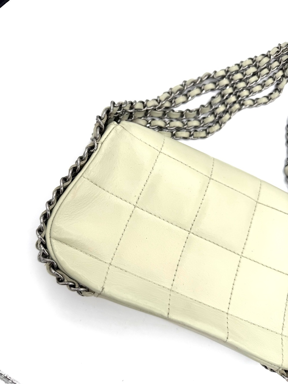 CHANEL Off White Quilted 5 Chain Leather Flap Bag - Picture 9 of 16